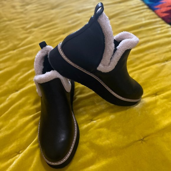 Yellow Box Korena Boot - Picture 3 of 5